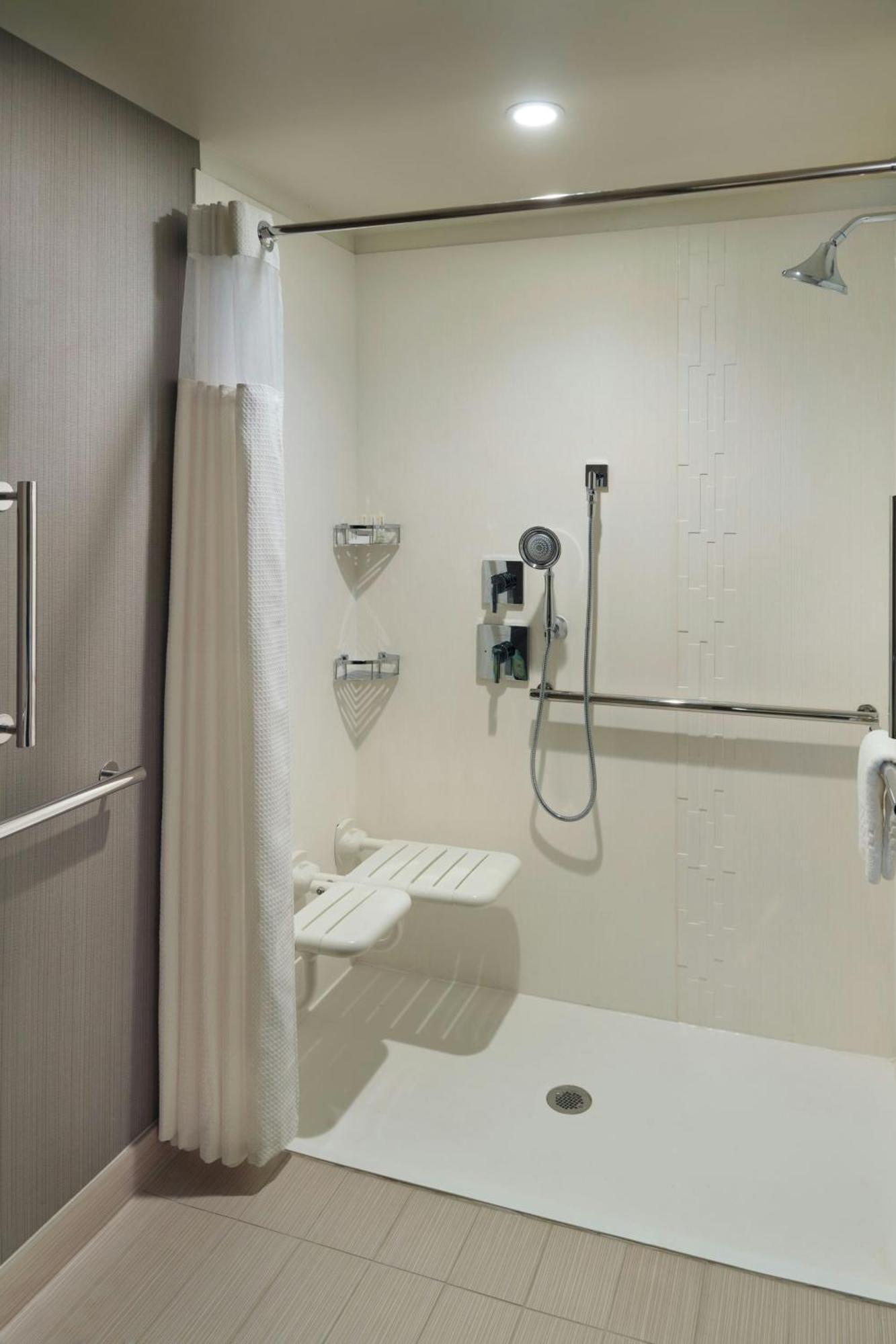 מלון Courtyard By Marriott לה גראנג' מראה חיצוני תמונה