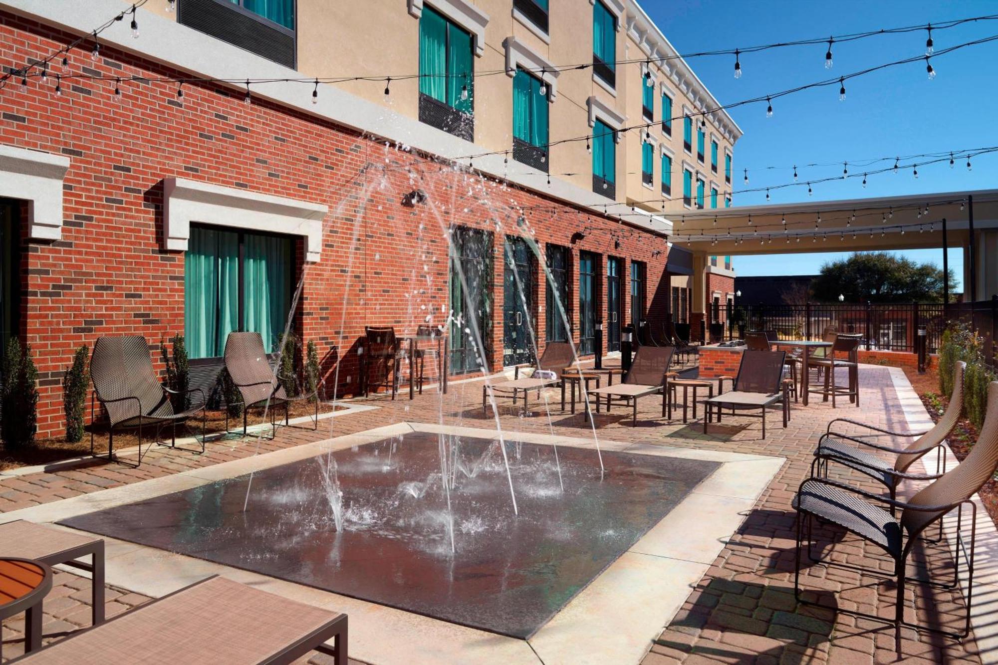 מלון Courtyard By Marriott לה גראנג' מראה חיצוני תמונה